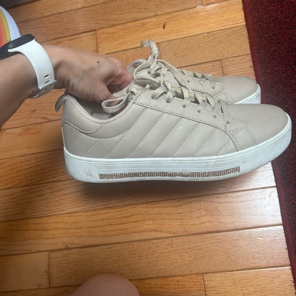 GUC Women's Beige Sneakers with Sparkle ✨ - Picture 1 of 12